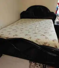 Queen size bed board what with mattress 