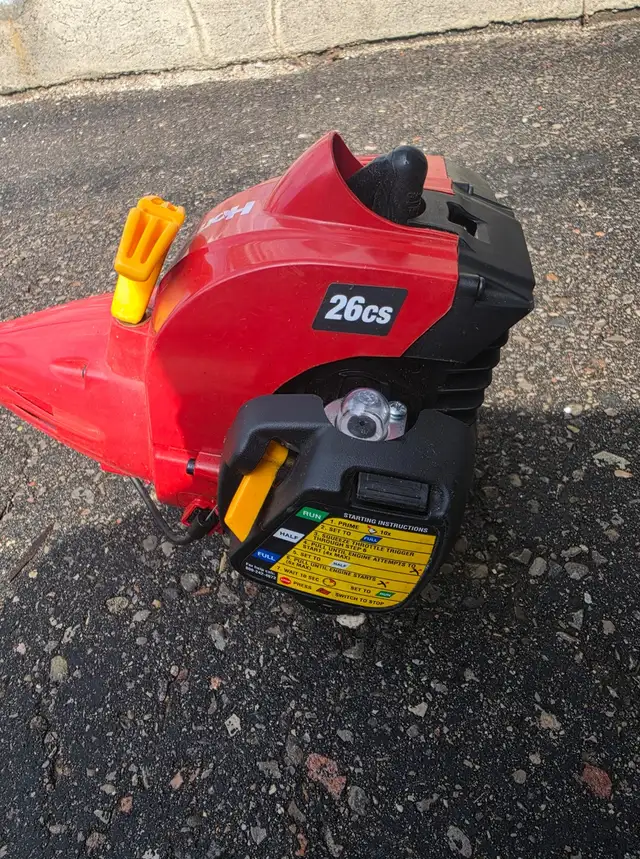 String Trimmer Leaf Blower Chainsaw in Outdoor Tools & Storage in Oshawa / Durham Region - Image 3