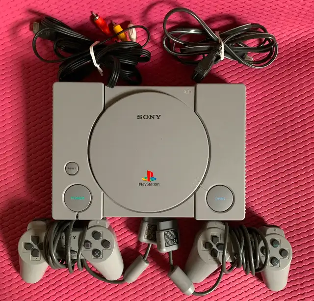 Sony Playstation 1 (SCPH-9001) Dual Shock Console/2 controllers63234653810561121