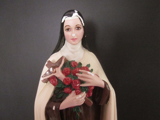 Ancienne statue de Sainte-Thérèse de Liseux en plâtre dans Art et objets de collection  à Lac-Saint-Jean - Image 2