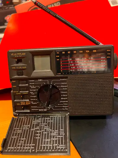GRUNDIG  TRAVELLER II   7 band travel radio, View more