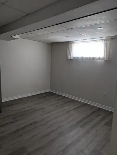 All-Inclusive Ensuite Basement Bachelor Apartment for Rent in Barrie| Very Near Georgian College Bar...