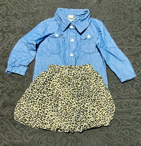 Baby girls 2 piece outfit. 