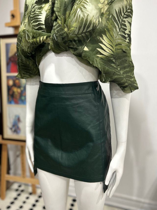 Green Leather Skirt  in Women's - Dresses & Skirts in City of Toronto - Image 2