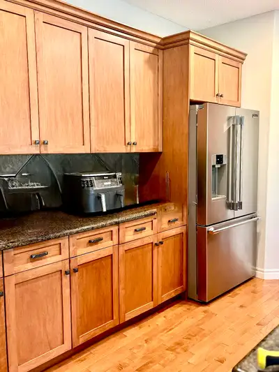 Full set of used solid wood kitchen cabinets, View more