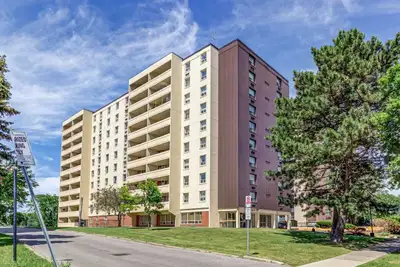 Room for Rent – Scarborough (Intersection - Eglinton Ave E & Kingston Rd) One full furnished spaciou...