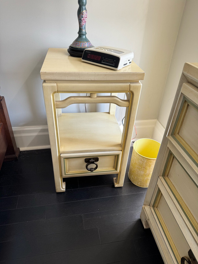 9 pc Bedroom Suite  in Dressers & Wardrobes in City of Toronto - Image 2