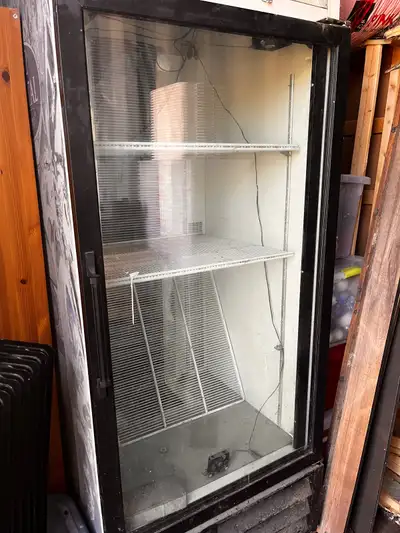 Convinced fridge into incubator, Great for breeding reptiles … works great Comes with thermostat.