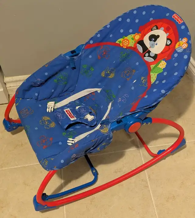 Baby chair/baby rocker/baby rocking chair in Chairs & Recliners in City of Toronto - Image 3