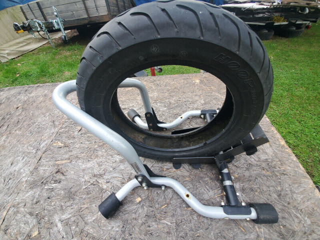 Smart Chock Motorcycle Wheel Chock For Motorcycle Lift Trailer in Cameras & Camcorders in Windsor Region - Image 2