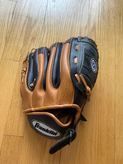 Baseball Glove, Franklin 10’’, View more