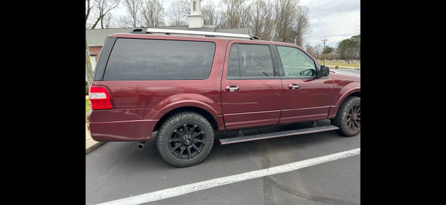 2012 Ford Expedition MAX (southern SUV) in Cars & Trucks in Norfolk County - Image 2