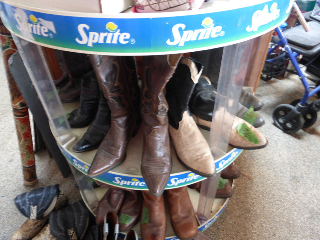 Cowboy Boots in Men's Shoes in Vernon - Image 3