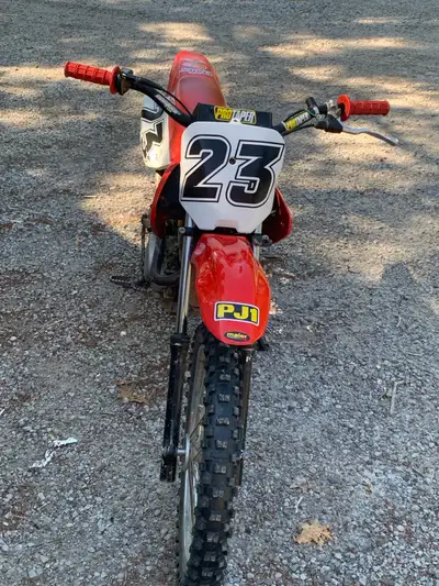 2001 Honda Xr 100 r Runs good starts first kick Back brakes work good Fmf pipe Peppy little bike Goo...