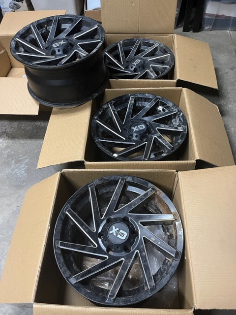 4 18x9.0 rims.  From 2013 Ford F-150. 1 damaged-last 2 pics KMC in Tires & Rims in Saskatoon - Image 2