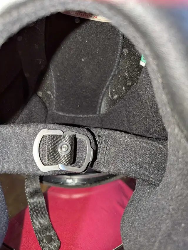 HJC Black Fullface Helmet in Motorcycle Parts & Accessories in Mississauga / Peel Region - Image 10