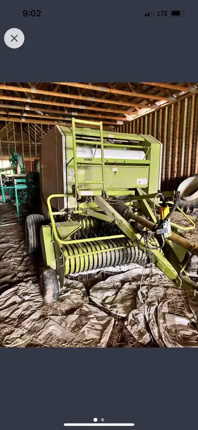 Great shape . Owned since new. Has net wrap and twine options. 4x4 softcore fixed chamber(no belts)...