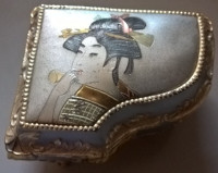 Vintage Geisha Girl Piano Musical Jewelry Box