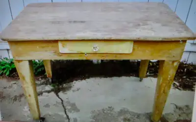 ANTIQUE HAND MADE FARM HOUSE PRIMITIVE SHABBY CHIC PINE KITCHEN TABLE with SINGLE DRAWER. TABLE IS O...