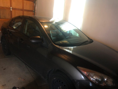 [SELLING] Well-Maintained 2013 Mazda 3 with Skyactiv Engine