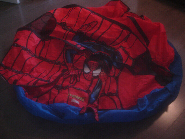 Large Marvel Spiderman Replacement Tent by Marshmallow NO POLES in Toys & Games in Markham / York Region - Image 3