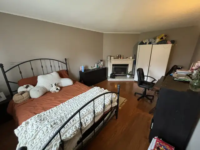 BIG ROOM FOR SUMMER SUBLET MAY T0 AUGUST  2026 in Room Rentals & Roommates in Kitchener / Waterloo - Image 4