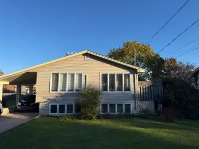 Location: 99 Union St ( lower level), Bedford, NS Bedrooms: 2 Bathroom: 1 Fully Furnished Utilities:...