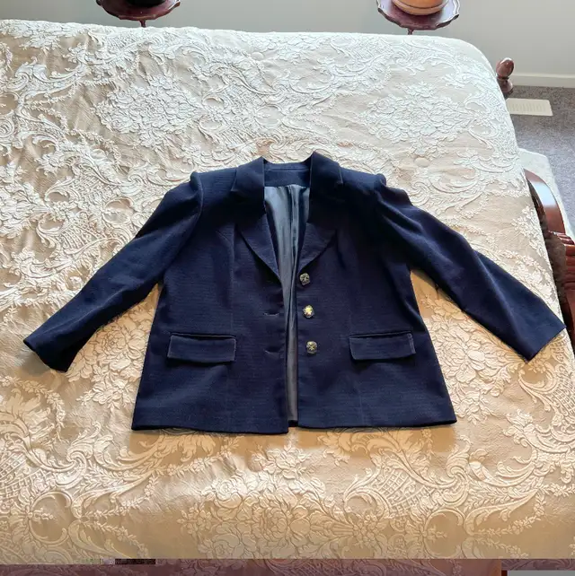 Navy Blue Designer Tailor-Made One-Of-A-Kind Women's Pant Suit! in Women's - Other in Calgary - Image 7