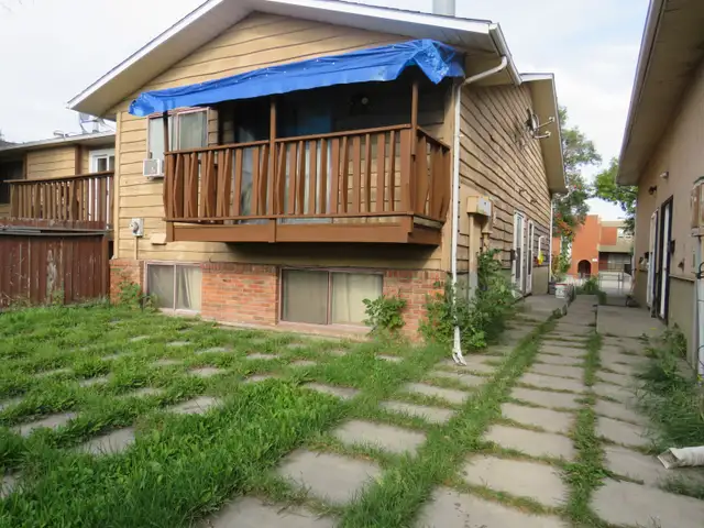 HOUSE For Rent In FOREST LAWN. SE. CALGARY. AB.