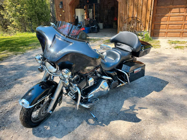 Harley Road King in Touring in Owen Sound - Image 4