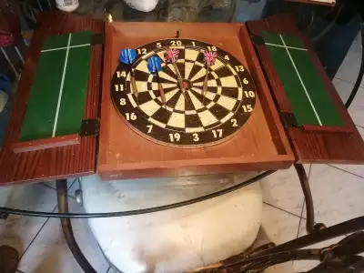 Jeu de dards en bonne condition 30$ shawi sud, View more