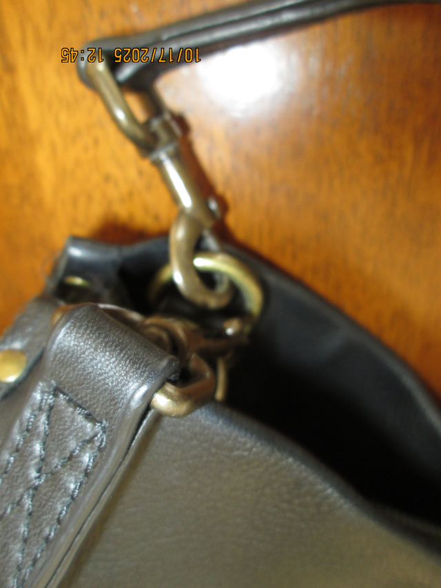 AMERICAN  LEATHER CO, Black Leather Purse in Women's - Bags & Wallets in Kingston - Image 5