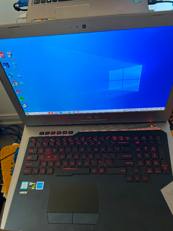 ASUS 17.3" Republic of Gamers G752VL Gaming Laptop in Laptops in Cambridge - Image 2