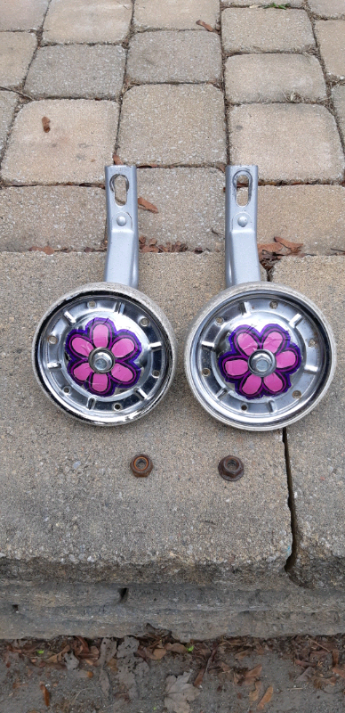 Petite roue pour bicycle, petit roue pour bicyclette,  in Kids in Laval / North Shore - Image 2