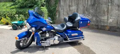 FOR SALE: Custom 2007 Harley-Davidson Ultra Classic $10,000 | 25,000 km | Built on a 2014 Rolling Th...