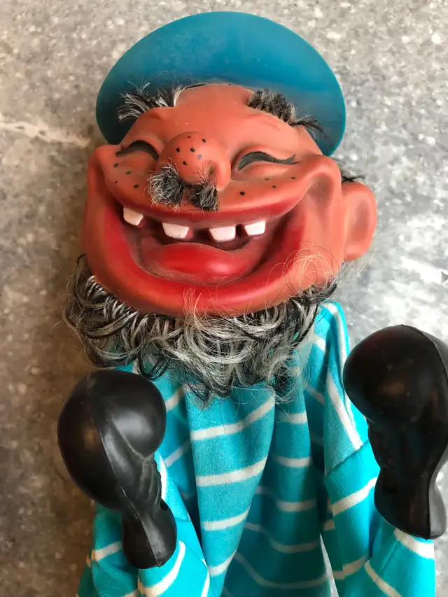 ROJUS Laughing Man Punching Hand Puppet Vintage  in Toys & Games in Kitchener / Waterloo - Image 6