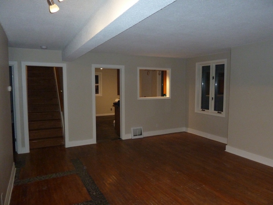 4 Bedroom+ 1 Office House Facing Exhibition Park!! 2