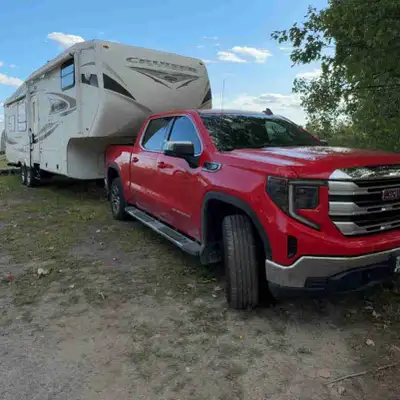 2012 Crossroads Cruiser for sale, spacious camper with lots of room for family and friends, comforta...
