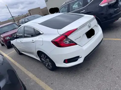 Looking to sell my well-maintained 2018 Honda Civic SE with 151000 km on the odometer. It’s in excel...
