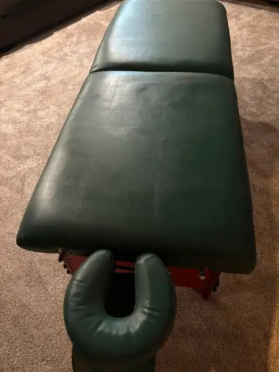 Like new massage table used only to go to a clients house for treatment when she wasn’t able to come...