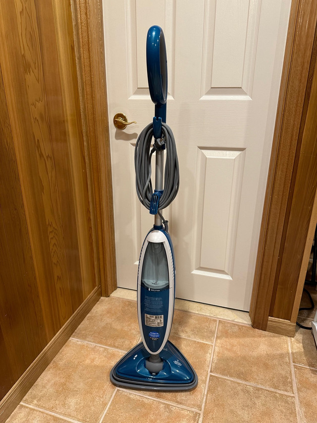 Spring Cleaning:  Hoover TwinTank Steam Mop - Model WH20200 in Vacuums in Ottawa