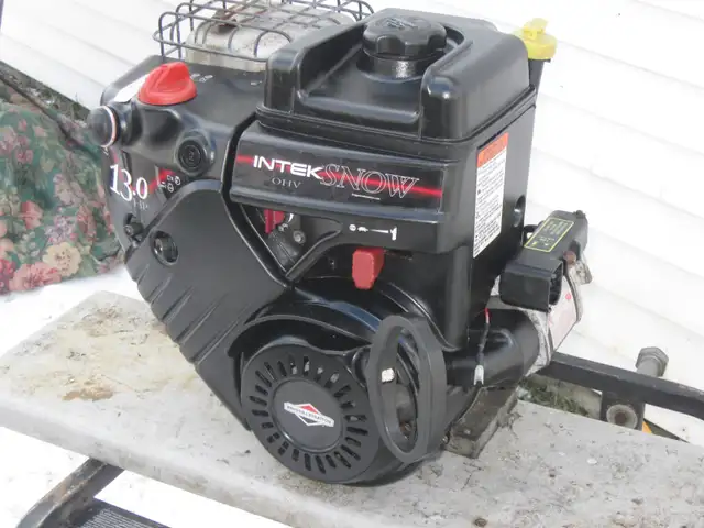 moteur briggs & stratton 13.0 H.P. cylindre en acier full bushin in Snowblowers in Laval / North Shore - Image 3