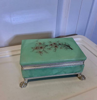 Vintage Green Alabaster Hand Carved Trinket Jewelry Box Silver A