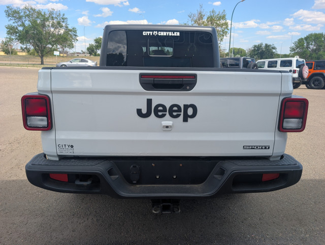 2020 Jeep Gladiator Sport 'S' in Cars & Trucks in Medicine Hat - Image 3