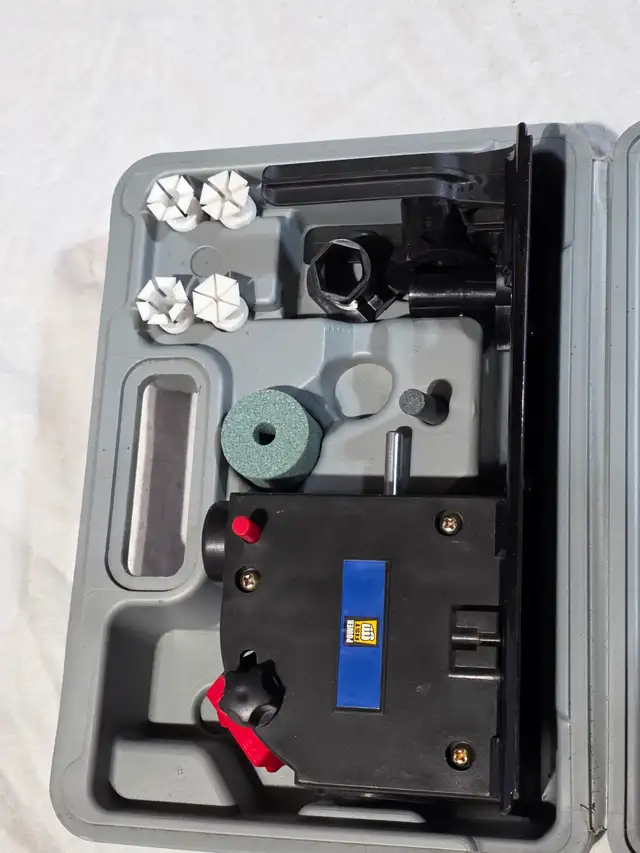 Powerfist Drill Bit Sharpener Kit with Hard Case | 3/32" to 1/2" in Power Tools in Ottawa - Image 6