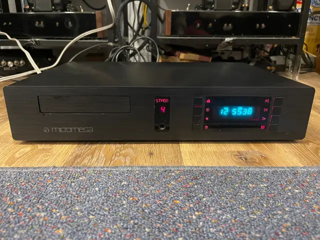 Micromega Stage 4 cd player Made in France  in Stereo Systems & Home Theatre in Kingston - Image 2