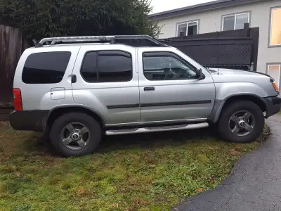 2001 Nissan Xterra - Needs engine 306,000km - Could be available for parts. Rear-wheel drive, with s...