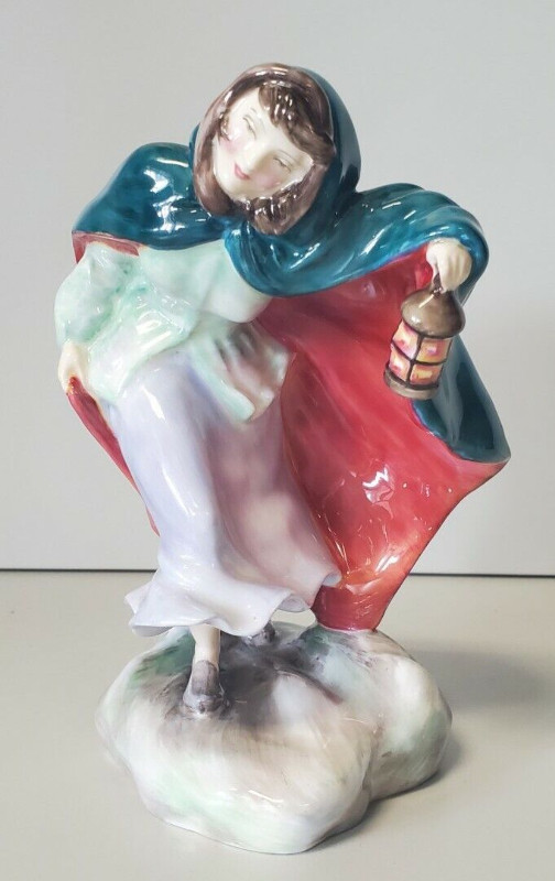 Vintage Royal Doulton Winter Figurine Retired In 1959 dans Art et objets de collection  à Ville de Vancouver