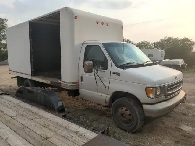 1998 Ford E350 Cube Van545693709360189441