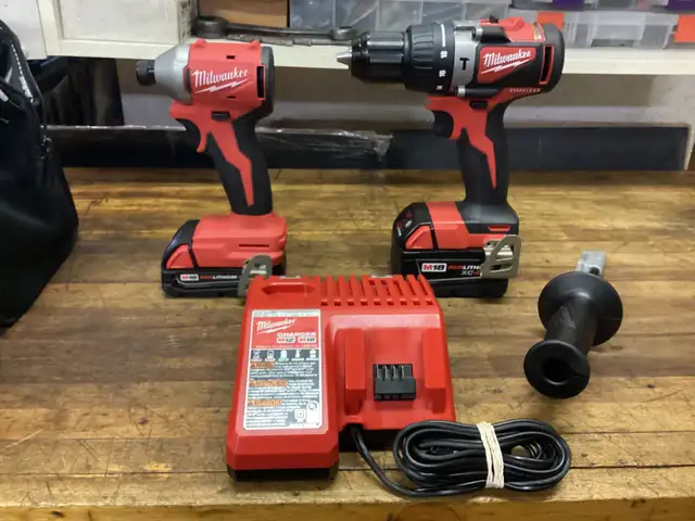 MILWAUKEE M18 BRUSHLESS IMPACT DRIVER and 1/2” HAMMER DRILL KIT in Power Tools in Barrie - Image 4